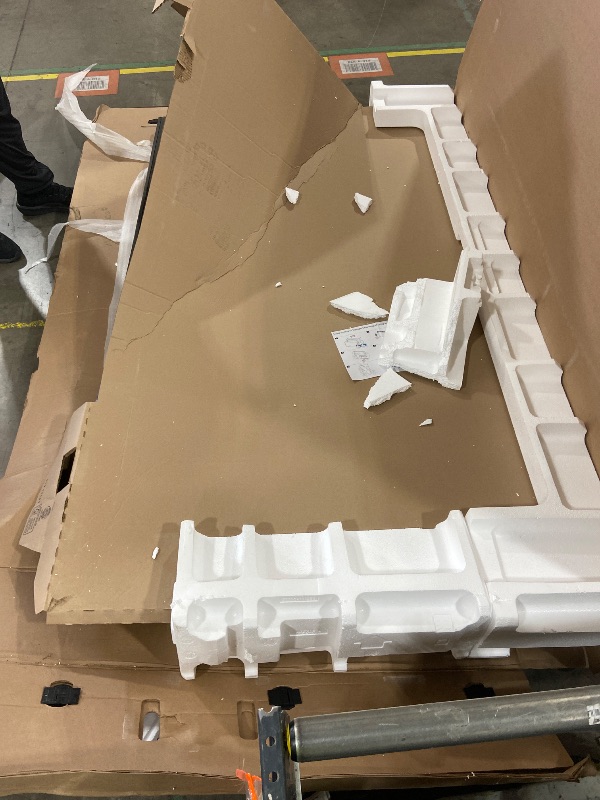 Photo 1 of FOR PARTS ONLY - Samsung 98-Inch Class 4K Crystal UHD DU9000 Series HDR Smart TV, Object Tracking Sound Lite, Motion Xcelerator 120Hz, Supersize Picture Enhancer, Mega Contrast, Alexa Built-In (UN98DU9000, 2024 Model)