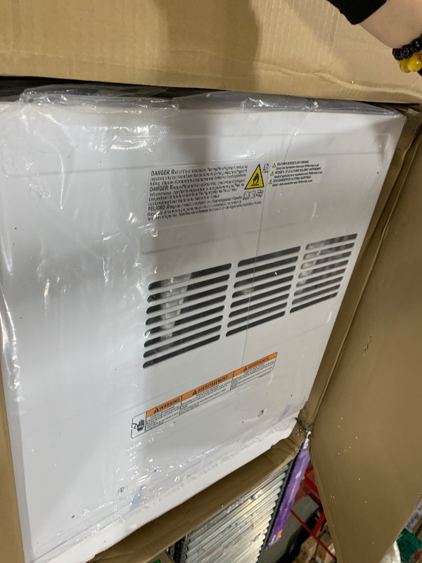 Photo 1 of Whirlpool 18,000 BTU Window Air Conditioner with Dehumidifier, 230V, Window AC for Large Rooms up to 1000 Sq. Ft., Bedroom, Living Room, Apartment, with Remote, 3 Speeds, and 24H Timer, White1