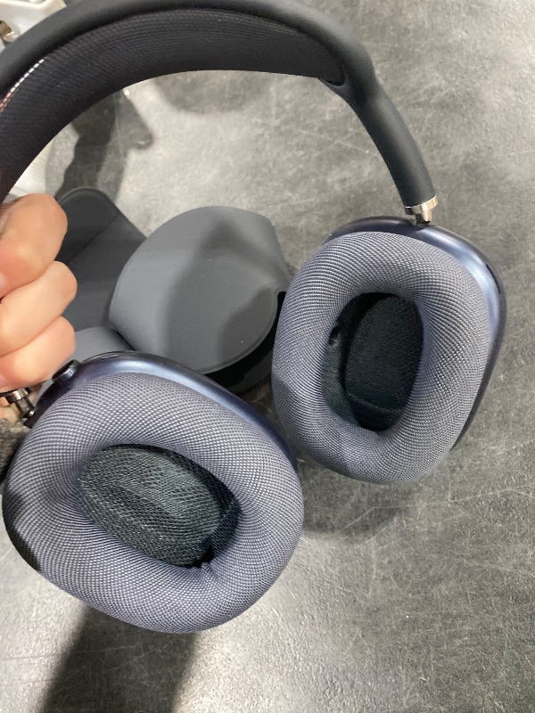 Photo 1 of Apple AirPods Max - Midnight (Renewed)