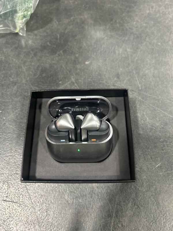 Photo 1 of Samsung Galaxy Buds 3 Pro AI True Wireless Bluetooth Earbuds, Noise Cancelling, Sound Optimization, Redesigned Comfort Fit, Silver [US Version, Amazon Exclusive, 2Yr Warranty]