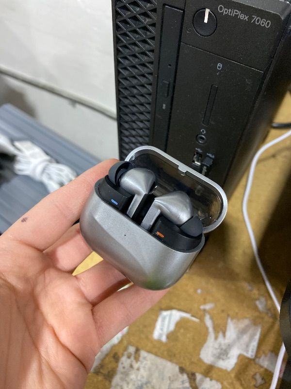 Photo 1 of Samsung Galaxy Buds 3 Pro AI True Wireless Bluetooth Earbuds, Noise Cancelling, Sound Optimization, Redesigned Comfort Fit, Silver [US Version, Amazon Exclusive, 2Yr Warranty]