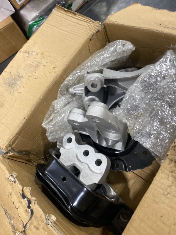 Photo 1 of Yllhaoyuan Set of 4 Complete Engine & Transmission Mount Set for Equinox/Terrain 2010-2017 2.4L Captiva Sport 2012-2015- Replaces A5633, A5659, A5562, A5618 - Fixes Shaking & Vibration