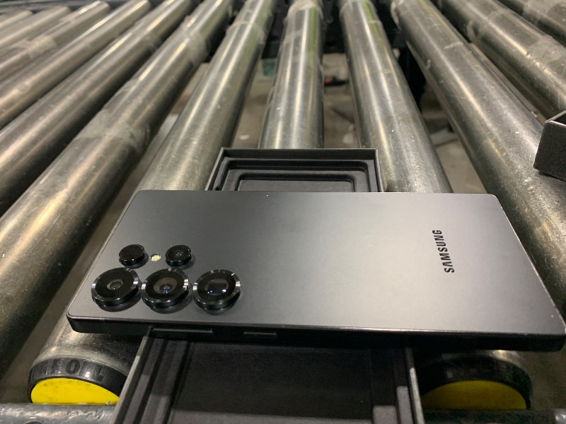 Photo 1 of Samsung Galaxy ?S25 Ultra 5G 2025 (International Version) | GSM Unlocked (T-Mobile) | ?1TB ?Storage? + 12GB RAM SM-S938B ?Qualcomm Snapdragon 8 Elite Android 15 Smartphone (Titanium Grey)