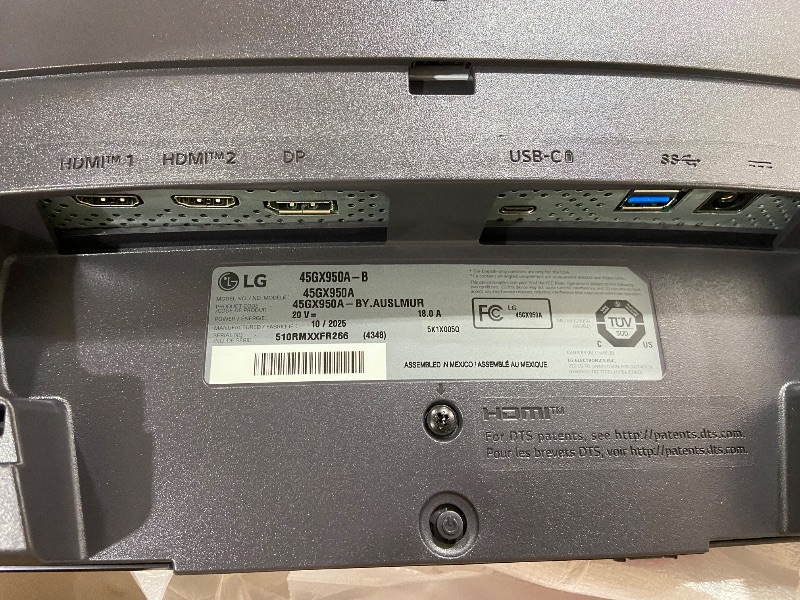 Photo 1 of 45 Inch UltraGear™ OLED 5K2K WUHD 165Hz or WFHD Dual Mode 330Hz 0.03ms G-sync Compatible DisplayPort 2.1 Gaming Monitor