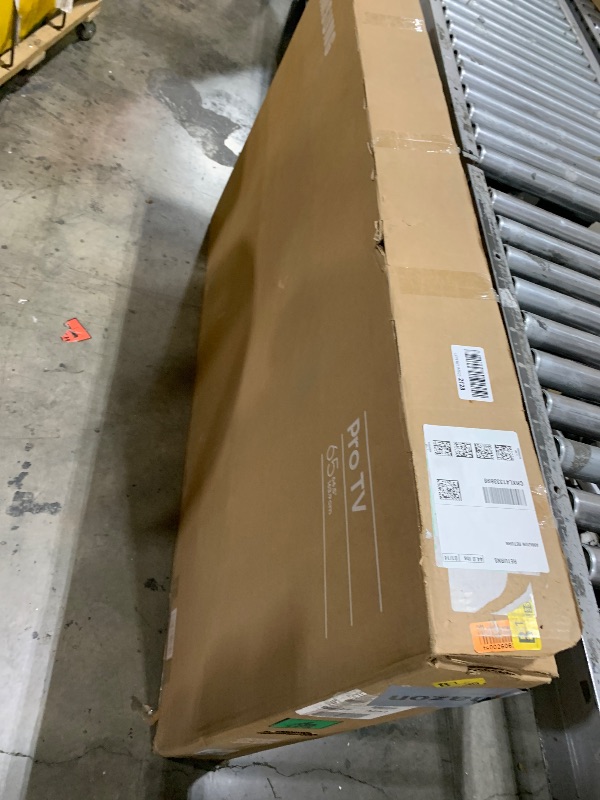 Photo 1 of Samsung 65” 4K BEFX-H Business Pro TV, UHD Resolution, SmartThings Pro, High Dynamic Range, Sleek Design, VXT Compatible, LH65BEFHLGFXGO( for parts only)