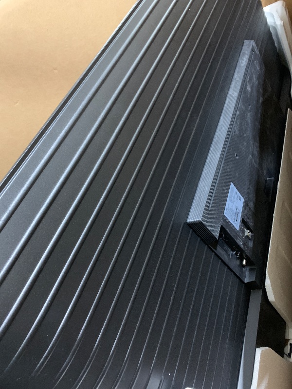 Photo 1 of Samsung 65” 4K BEFX-H Business Pro TV, UHD Resolution, SmartThings Pro, High Dynamic Range, Sleek Design, VXT Compatible, LH65BEFHLGFXGO( for parts only)