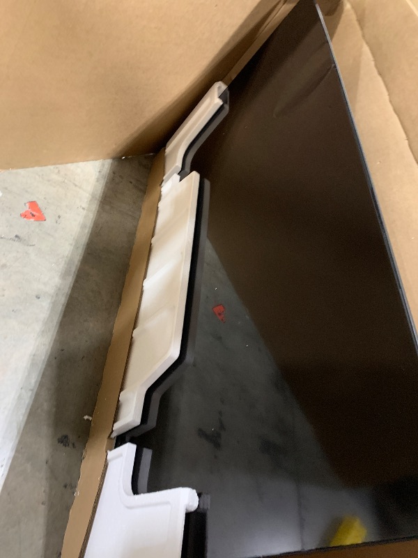 Photo 1 of Samsung 65” 4K BEFX-H Business Pro TV, UHD Resolution, SmartThings Pro, High Dynamic Range, Sleek Design, VXT Compatible, LH65BEFHLGFXGO( for parts only)