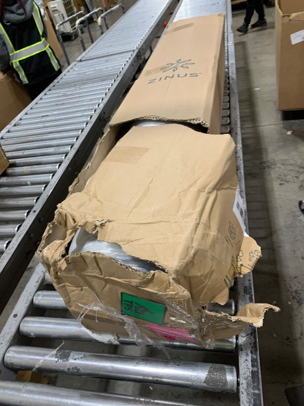 Photo 1 of Zinus 10 Inch Green Tea Essential Memory Foam Mattress [New Version], Queen, Fiberglass Free, Medium Feel, Breathable Airflow Memory Foam, Certified Safe Foams & Fabric, Mattress in A Box