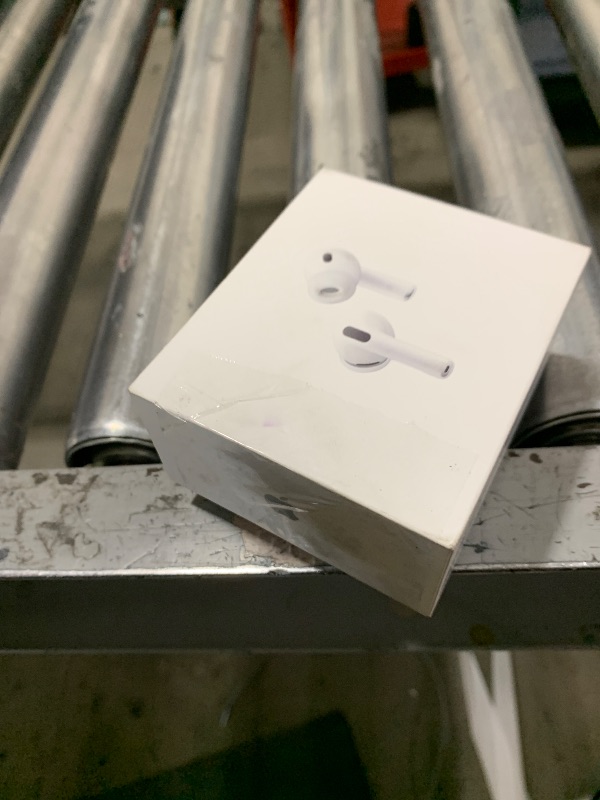 Photo 1 of Apple AirPods Pro 3 Wireless Earbuds, Active Noise Cancellation, Live Translation, Heart Rate Sensing,Hearing Aid Feature,Bluetooth Headphones,Spatial Audio, High-Fidelity Sound, USB-C Charging, White