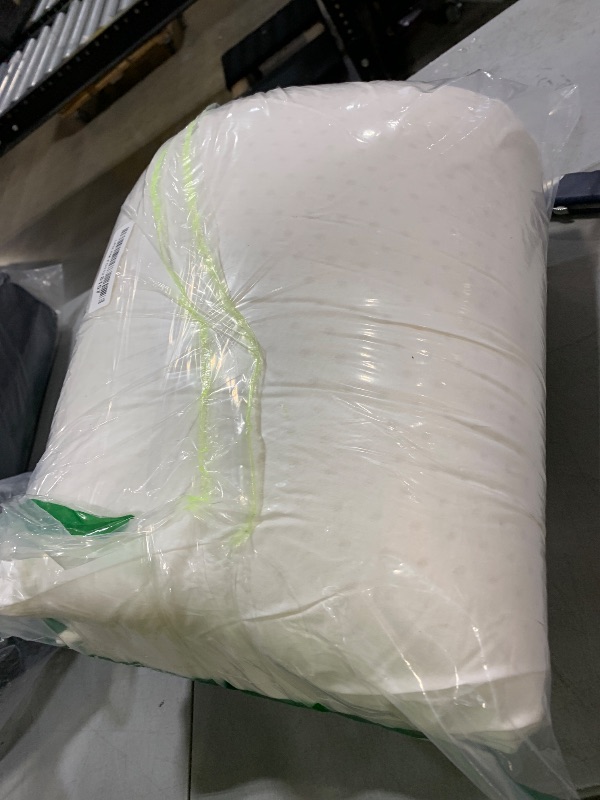 Photo 1 of 100% Natural Talalay Latex Pillow, Luxury Queen Strong Support Sleeping Bed Pillow for Side, Back, and Stomach Sleepers, Firm Latex Foam Pillow, Removable Breathable Cotton Cover (Queen (Firm))