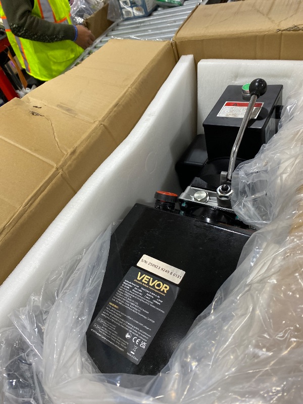 Photo 1 of VEVOR Hydraulic Power Unit, 15 Quart Hydraulic Pump, AC 220V Single-Acting Dump Trailer Pump, 3200 PSI Max Relief Pressure, 1.7 GPM Flow Rate, Hydraulic Pump for Dump Trailer Car Lifting