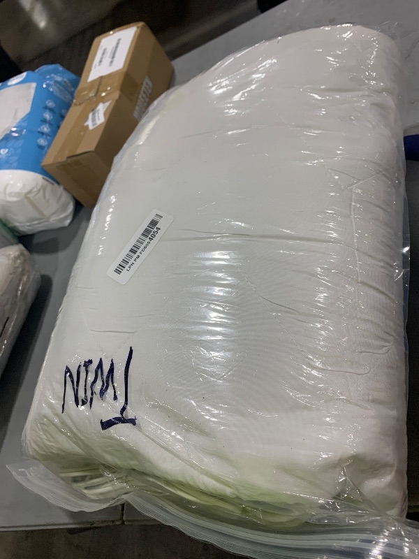 Photo 1 of Bwarm Premium Multi-Zone Electric Heated Mattress Pad Twin XL Size, 39" x 80", 9 Heat Settings, 1-12 Hours Auto Off, Individual Body and Feet Settings, Removable Comfort Layer, Machine Washable