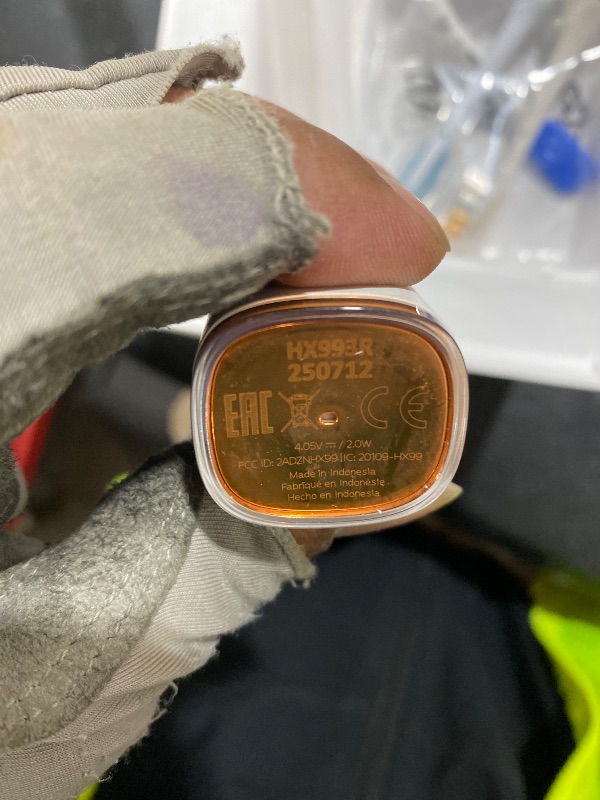 Photo 1 of Philips Sonicare DiamondClean Smart 9500 Electric Toothbrush, Sonic Toothbrush with App, Pressure Sensor, Brush Head Detection, 5 Brushing Modes and 3 Intensity Levels, Rosegold, Model HX9923/61