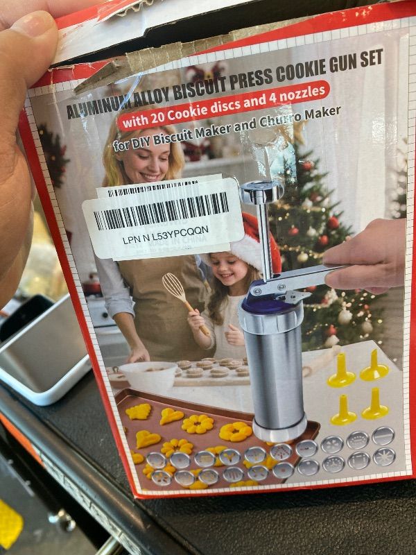 Photo 1 of *UNTESTED*
YOOUSOO Cookie Press Maker Kit, Spritz Cookie Maker Machine For Baking, For DIY Biscuit Maker and Decoration with 20 Cookie Discs and 4 Piping Tips (Stainless Steel)