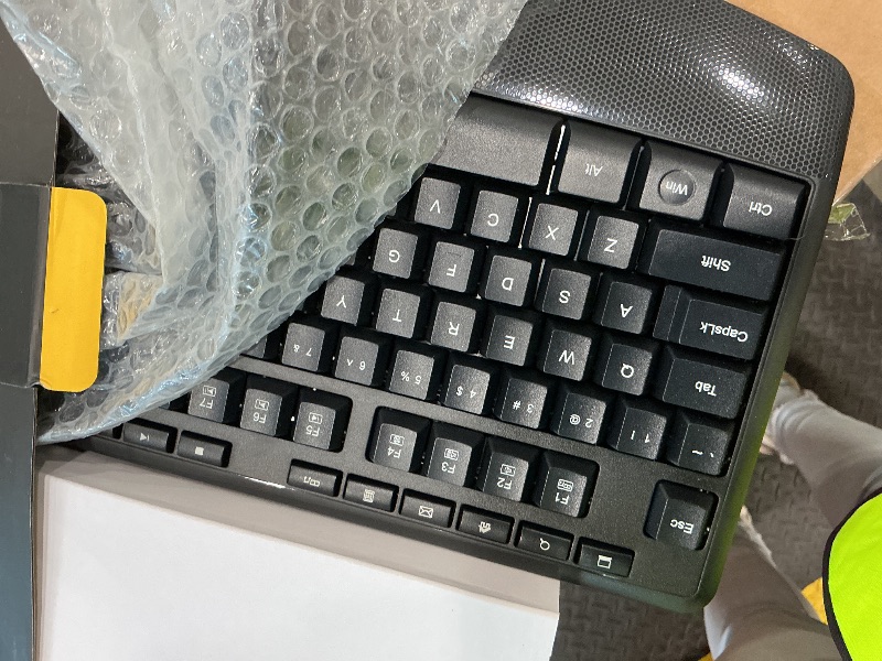 Photo 1 of *MISSING PARTS*
Wireless Keyboard and Mouse Combo,Silent Soft Touch Quiet Keyboard Less Noise 90%,Ergonomic with Wrist Rest,2.4GHz 104 Keys Full Size,2400 DPI Mouse,for PC Computer/Laptop/Mac Air/Mini/Pro