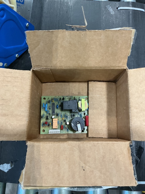 Photo 1 of *UNTESTED*
31501 33488 33727 RV Gas Furnace Ignition Circuit Control Board Compatible with Atwood Dometic Hydro Flame 7912-II 7916-II 7920-II 8012-II 85-I/II/III/IV 8900-I/II/III Series, Replace for 30575