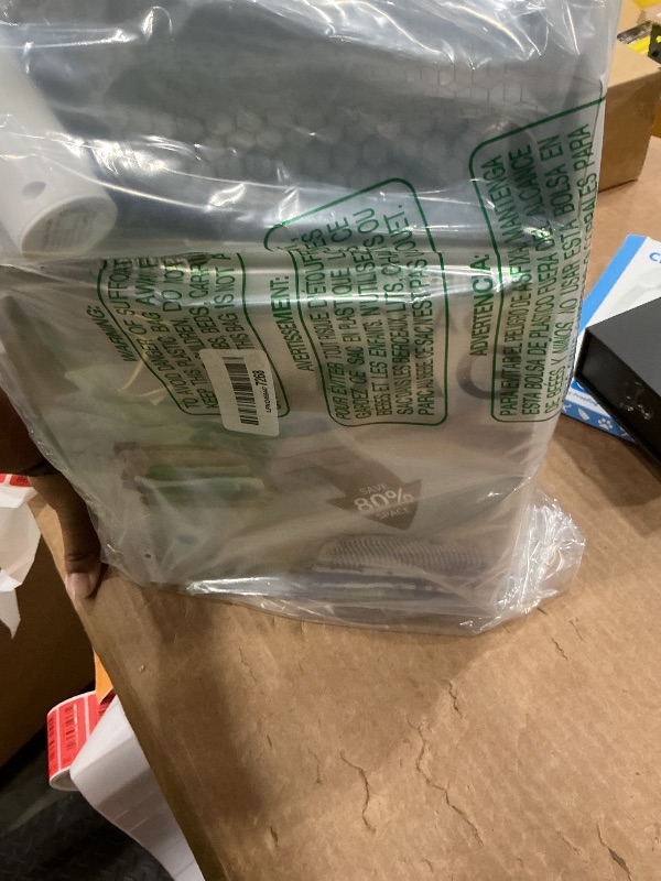 Photo 1 of **MISSING PIECES** 
Vacuum Bags for Travel with Wireless Rechargeable Pump, 12 Pack Carry-on Size Compression Packing Seal Bags for Luggage and Suitcase, Space Saver Vacuum Storage Bags for Clothes and Clothing Travel ?