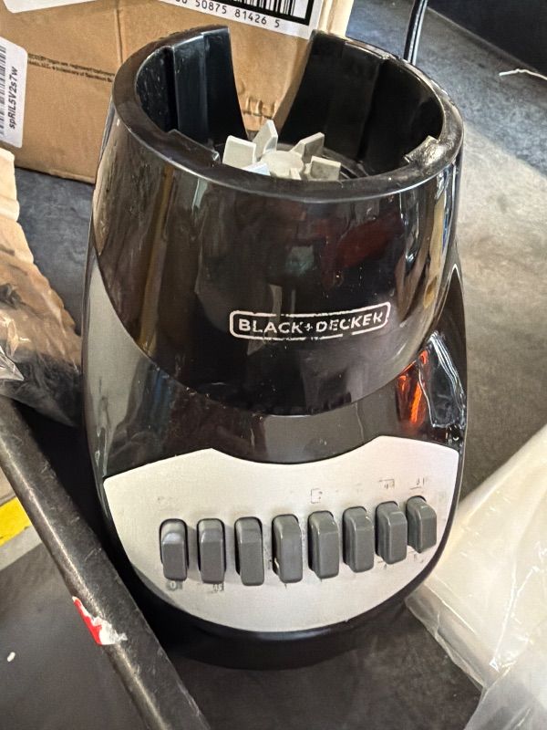 Photo 1 of *UNTESTED*
BLACK+DECKER Countertop Blender with 6-Cup Glass Jar, 10-Speed Settings, Black, BL2010BG