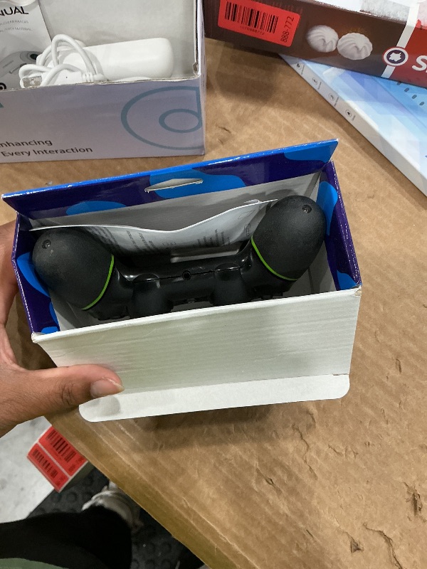 Photo 1 of ??????? p-s4 Game Controller Wireless Controller for P-S4/Pro/Slim/PC, 3.5mm Headset Jack, 6-axis Gyro Sensor Joystick Controller Dual Vibration Audio Function (black+green)