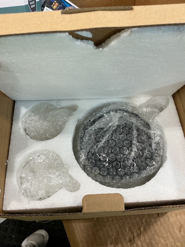 Photo 1 of *MINOR DAMAGE - USED*
Glass Teapot 34oz/1000ml with 4 Pack Tea Cups Gift Set, Removable Stainless Steel Infuser Tea pot, Heatproof Borosilicate Glass Tea Make, Stovetop Safe Glass Tea Kettle for Loose