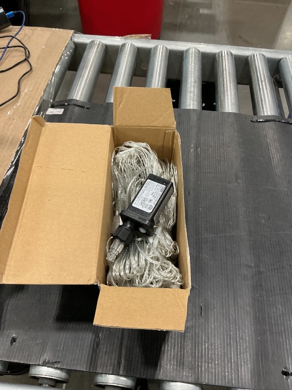 Photo 1 of *UNTESTED*
LJLNION Christmas Net Lights, 360 LED 12ft x 5ft Connectable Mesh Fairy String Lights,8 Modes Low Voltage Safe Adaptor for Xmas Trees, Bushes, Wedding, Outdoor Garden Decorations, Warm White