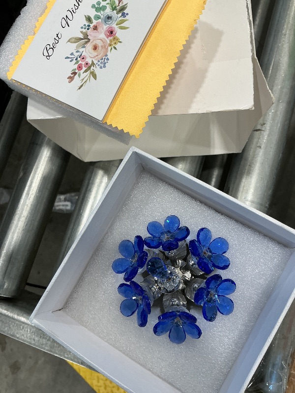 Photo 1 of *MINOR DAMAGE - USED*
Crystal Blue Flower Glass Flowers Decoration Birthday Gifts for Women Girl Wife Girlfriend Daughter Christmas Ornament Bouquet Collectible for Valentine's Day Wedding Anniversary (Blue Flower)