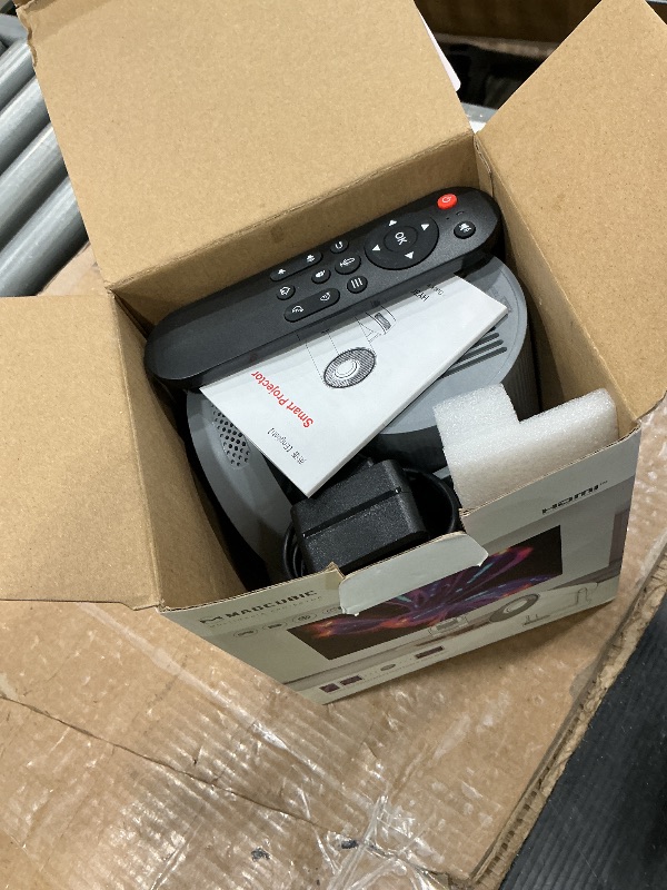 Photo 1 of ?Electric Focus?Magcubic Mini Projector 4K Support, Smart Projector with WiFi 6 and Bluetooth 5.4, 5W Soundbase Speaker, 180° Rotation, Portable Proyector for Home Theater
