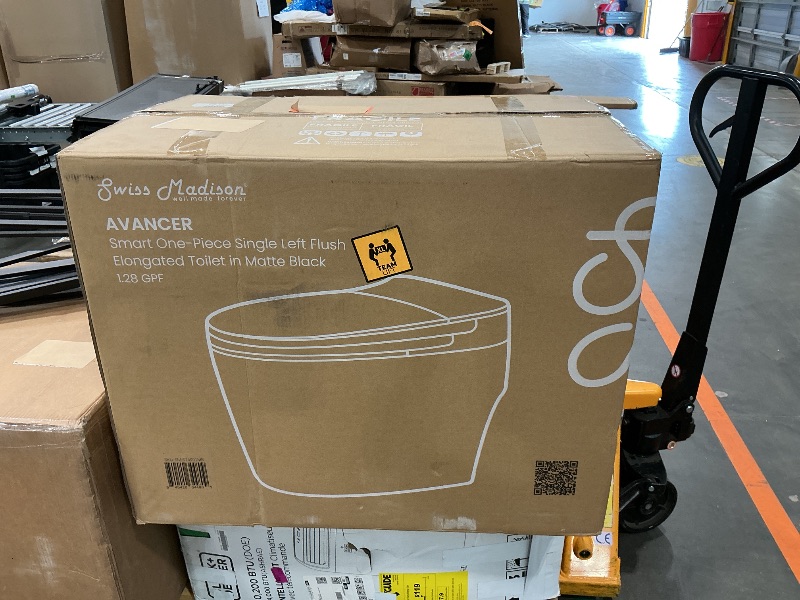 Photo 1 of *MINOR DAMAGE - USED*
Swiss Madison Avancer One Piece Smart Toilet 1.28 GPF in Matte Black with Heated Bidet, Air Drying, Night Light, Foot Sensor