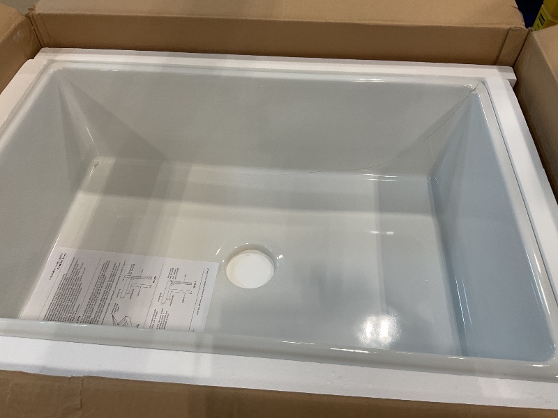Photo 1 of ***MAJOR DAMAGE*** Elkay Fireclay SWUF28179WH Single Bowl Farmhouse Sink , White , 30 Inch