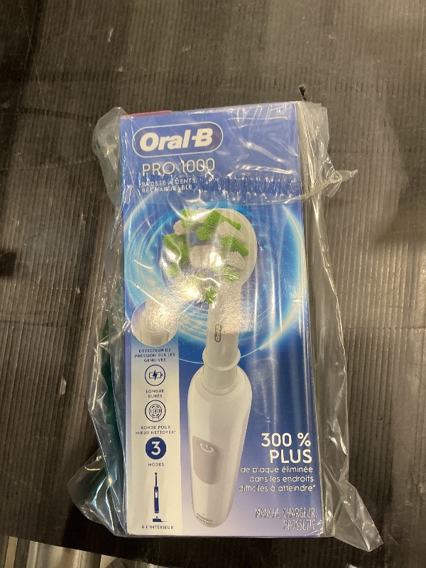 Photo 1 of *Missing Parts*
Oral-B Pro 1000 Rechargeable Electric Toothbrush, White