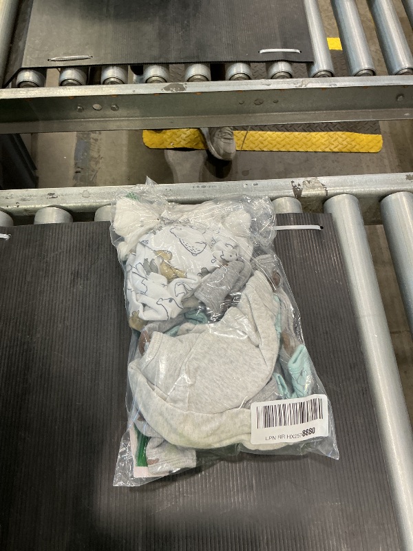 Photo 1 of ***DIFFERENT DESIGNS*** ***READ CLERK NOTES*** Simple Joys by Carter's Baby Boy's 5-Pack Long-Sleeve Bodysuit Shirt, bears/animals green/stripes, Preemie