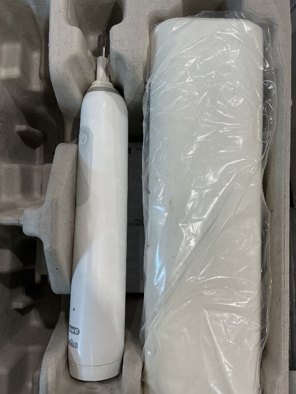 Photo 1 of *Untested*
Oral-B iO Deep Clean Rechargeable Electric Powered Toothbrush, White with iO Series 3 Limited, 2 Brush Heads and Travel Case - Pressure Sensor to Protect Gums - 3 Cleaning Settings - 2 Minute Timer