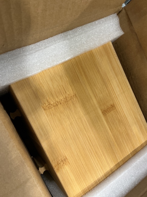 Photo 1 of *USED*
Bamboo Box with Makeup Remover Wipes, 50 XL Disposable Towels, Wash Cloths for Face and Body, Double-drawer Container for Face Towelettes