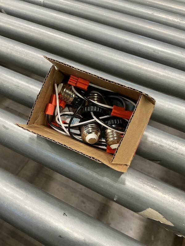 Photo 1 of ***SEE CLERK COMMENTS*** Helunsi E26 Socket Adapter, 6 Pack Light Bulb Socket Pigtail, Screw in Male Light Socket Pigtail, E26 Medium Base Recessed Light Socket Adapter for LED Ceiling Light Downlight Outlet Converter Socket