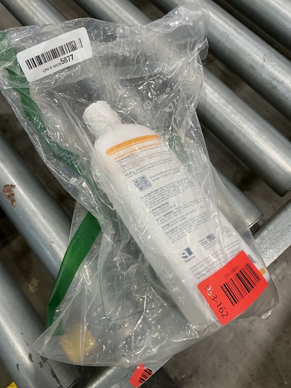 Photo 1 of ***SEE CLERK COMMENTS*** Veterinary Formula Clinical Care Antiseptic and Antifungal Medicated Shampoo for Dogs & Cats, 16 Fl Oz – Helps Alleviate Scaly, Greasy, red Skin – Paraben, Dye, Soap-Free (1 Pack)