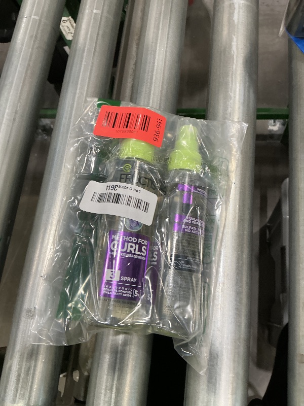 Photo 1 of Garnier Fructis Method for Curls Moisture Refreshing Curl Activator, Curl Refresher Spray with up to 5% Hyaluronic Moisture Complex, Designed and Tested for 2C to 4C Curls and Coils, 12.5 fl oz