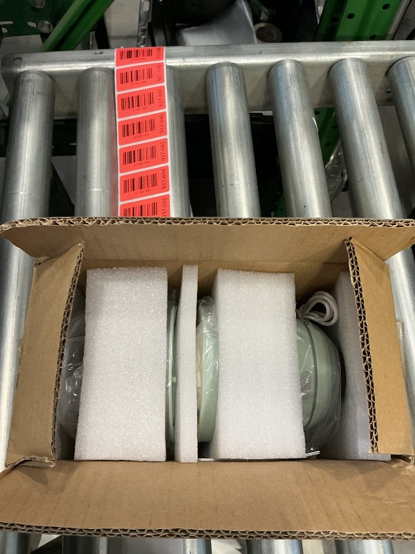 Photo 1 of *Doesn't lock*Electric Mini Garlic Chopper – 300ML Portable USB Food Processor for Onion, Chili, Ginger, Tomato, Meat & Vegetables – Small Electric Vegetable Cutter for Kitchen Use