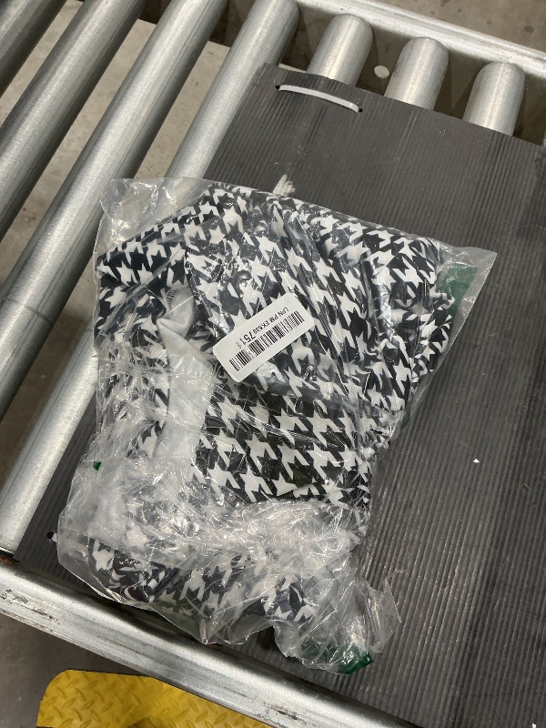 Photo 1 of *Missing Parts - Check clerk notes*
2 Piece Outfits for Women Long Sleeve Solid Open Front Blazer Shorts Casual Elegant Business Suits Set 0-Houndstooth, Size XXL