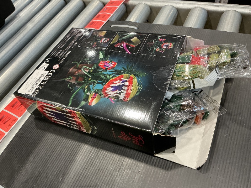 Photo 1 of *Missing Parts*
Piranha Plant Audrey II 2 Building Blocks Set, Toys Kit Horrors Flower Shop Decoration Gift for Tv Film Fans Families Friends 12+ On Halloween Birthday Christmas