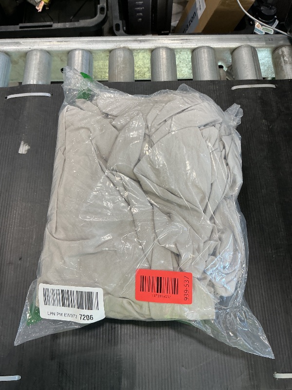 Photo 1 of *Missing Parts*
Bedsure King Size Comforter Set - Beige King Comforter Set, Soft Bedding for All Seasons, Cationic Dyed Bedding Set, 3 Pieces, 1 Comforter (104"x90") and 2 Pillow Shams (20"x36"+2")