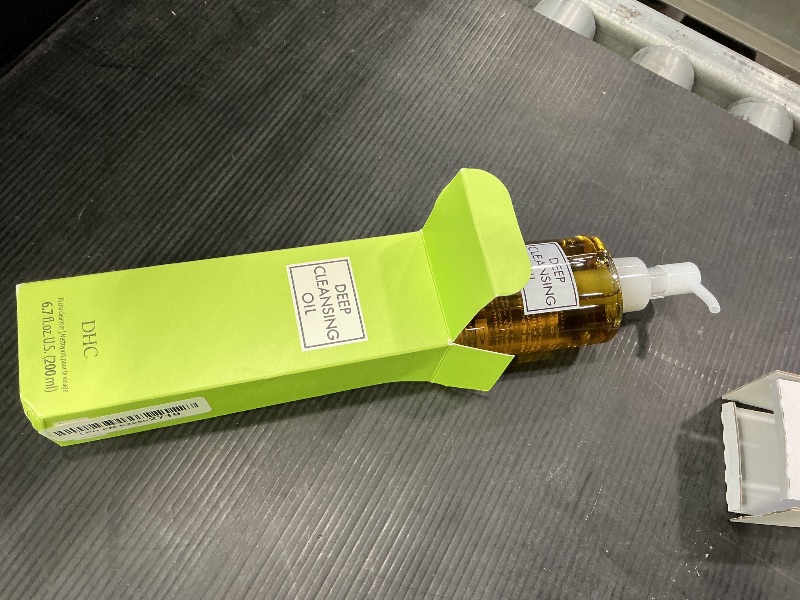 Photo 1 of *Factory Sealed*
DHC Deep Cleansing Oil, Facial Cleansing Oil, Makeup Remover, Cleanses without Clogging Pores, Residue-Free, Fragrance and Colorant Free, All Skin Types, 6.7 fl. oz.
