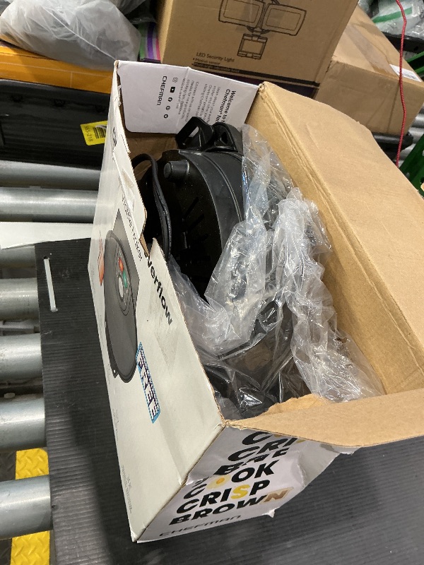 Photo 1 of **MINOR DAMAGE - USED**
Chefman Anti-Overflow Belgian Waffle Maker w/Shade Selector, Temperature Control, Mess Free Moat, Round Iron w/Nonstick Plates & Cool Touch Handle, Measuring Cup Included, Black