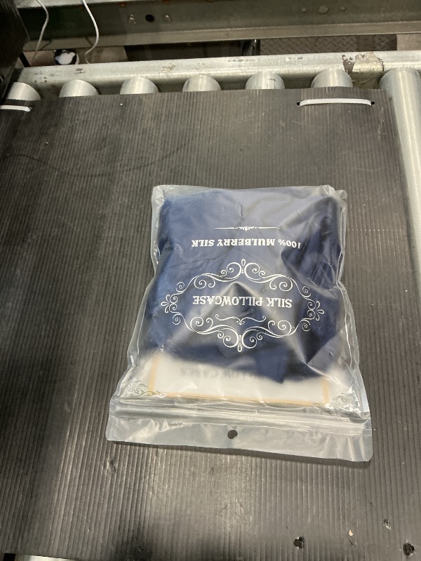 Photo 1 of 100% Silk Pillowcase 2 Pack for Hair and Skin, Both Sides 23 Momme Grade 6A+ Mulberry Silk Pillowcases with Hidden Zipper, Soft&Smooth Cooling Pillow Cases (Navy Blue, King 20×36)