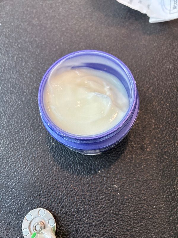 Photo 1 of **USED SE PHOTOS*8Olay Regenerist Radiance Retinol Face Moisturizer: Smooth & Renew Cream for Women - Fragrance-Free, Anti-Aging, Anti-Wrinkle, Tightening & Brightening - 2 Oz