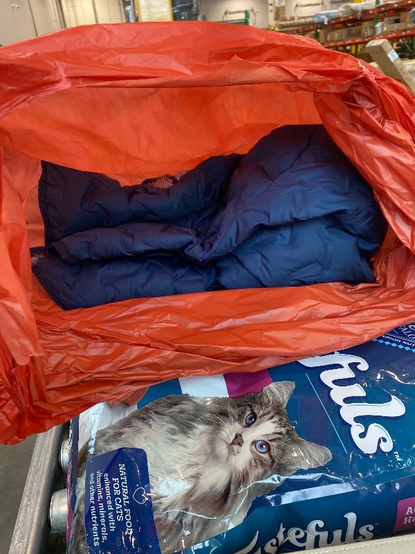 Photo 1 of **MINOR TEAR**LOOK AT LIVE PHOTO**
Columbia Women's Delta Ridge II Down Jacket, Collegiate Navy, Large