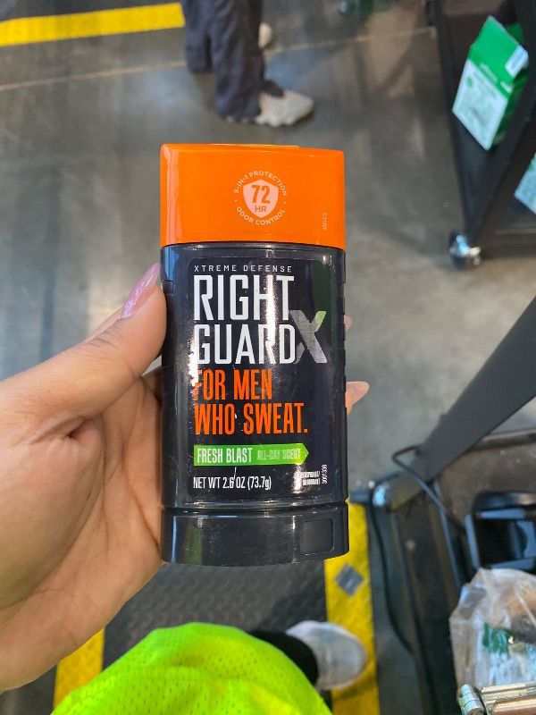 Photo 1 of *PARTIAL SET - See Clerk Notes*
Right Guard Xtreme Defense Fresh Blast Solid 2.6 Ounce 72Hr (76ml) (Pack of 6)