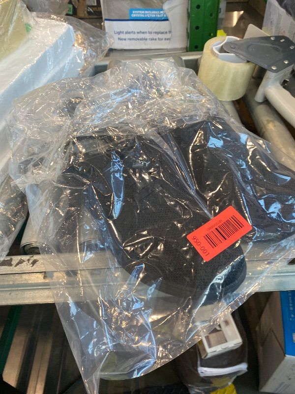 Photo 1 of *MINOR DAMAGE - USED*
VILOCY SIZE 10-11 Men Size