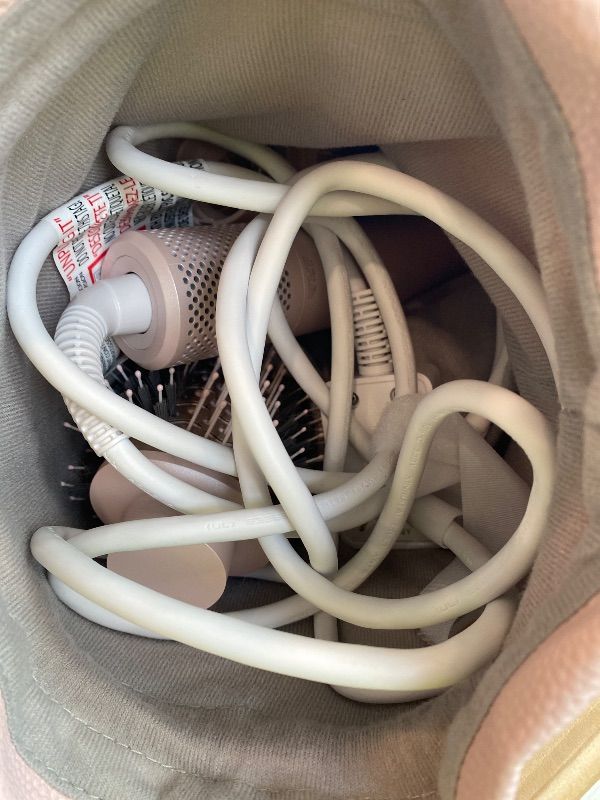 Photo 1 of *UNTESTED*
T3 Aire 360 Multi-Styler & Blowout System with Luxe Carrying Case, Rapid Drying Hair Dryer, Ceramic Curling Attachments, Oval Brush & Drying Concentrator | Blowouts & Long-Lasting Curls