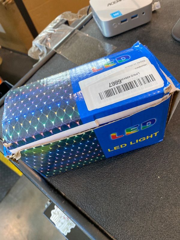 Photo 1 of *UNTESTED*
Christmas Net Lights Outdoor Mesh Lights 200 LED Net Mesh String Lights Plug in 9.8ft x 6.6ft Fairy Lights W/8 Modes Waterproof Lights for bushes,shrubs,Indoor,Christmas Tree,Halloween Decorations
