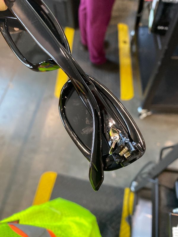 Photo 1 of *MAJOR DAMAGE*
QUAY - Womens Sunglasses, Polarized Square Lenses with UV Protection (Vibe Check, Black)
